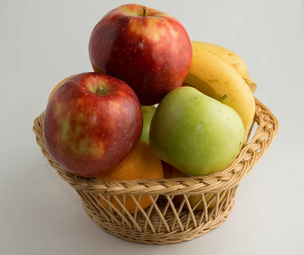 Fruit basket — Stock Photo, Image