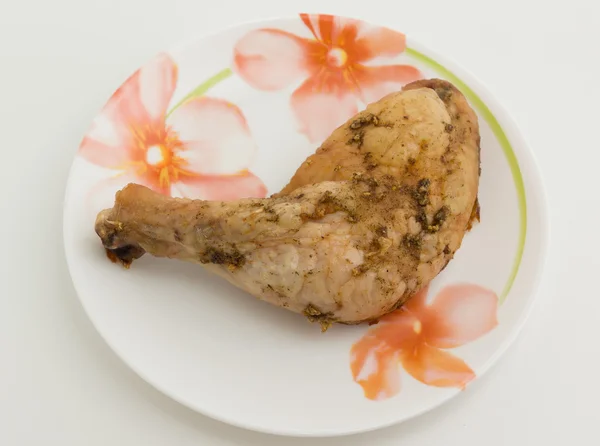 Poulet sur assiette — Photo