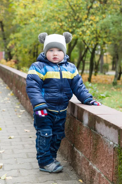 Niño en el parque — Foto de Stock