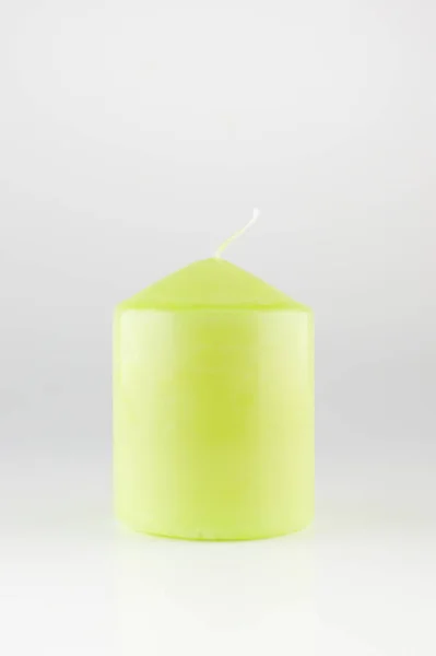Licht Groene Kleur Wax Kaars Geïsoleerd Witte Achtergrond — Stockfoto