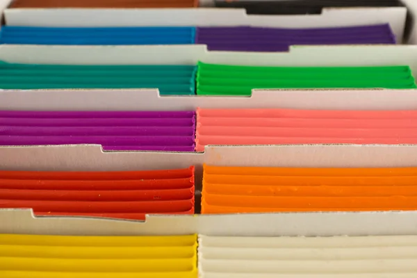 Kinderen Kleuren Plasticine Voor Creativiteit Geïsoleerd Een Witte Achtergrond — Stockfoto