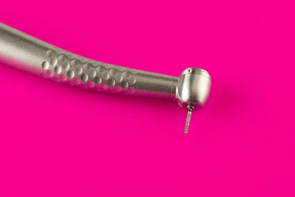 Наконечник Зубной Турбины Изолирован Розовом Фоне — стоковое фото