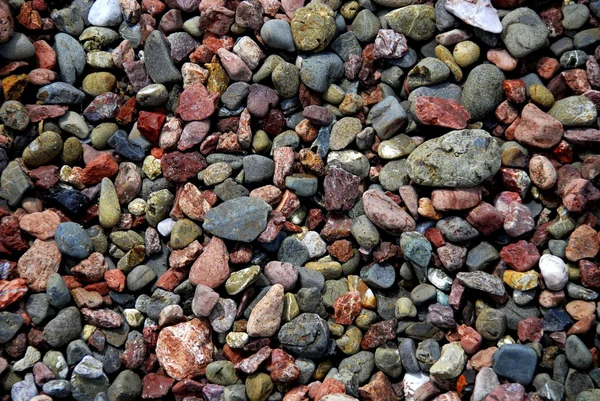 Pedrinhas e rochas multi-coloridas — Fotografia de Stock
