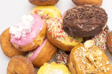 taze pişmiş çeşitli börekler