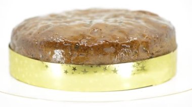 Taze pişmiş süper nemli meyveli kekin detaylarına kadar.