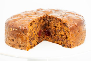 Taze pişmiş süper nemli meyveli kekin detaylarına kadar.