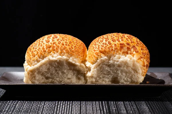 Свежеиспеченные Булочки Тигрового Хлеба Известные Dutch Crunch — стоковое фото