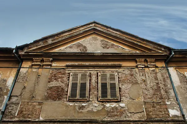 Vecchia casa abbandonata — Foto Stock