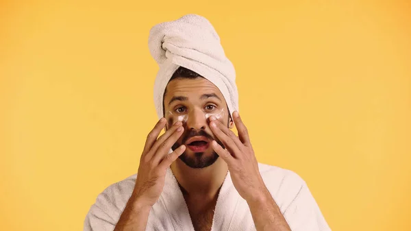 Bearded Man Applying Eye Patches Isolated Yellow — Stock Photo, Image