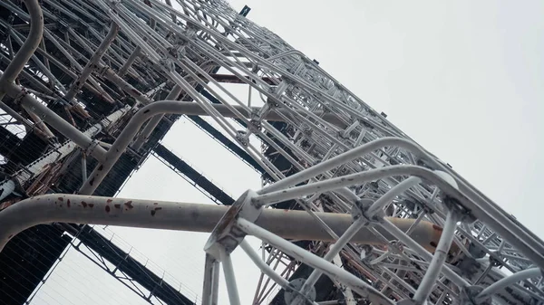 Vista Inferior Antigua Torre Radio Zona Chernobyl Contra Cielo Gris — Foto de Stock