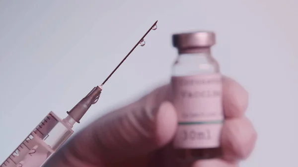 Cropped View Scientist Holding Syringe Blurred Bottle Vaccine Isolated Grey — 스톡 사진