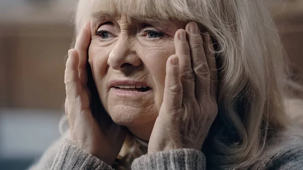Senior Woman Dementia Suffering Headache Touching Head — Stock Photo, Image