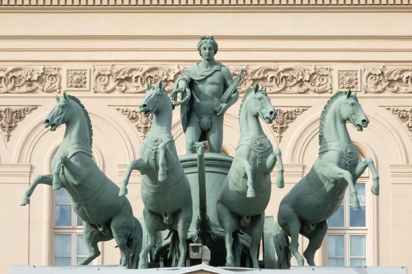 MOSCOW, Oroszország - 2018. október 01. Bolshoi Színház, Quadriga Apollo — Stock Fotó