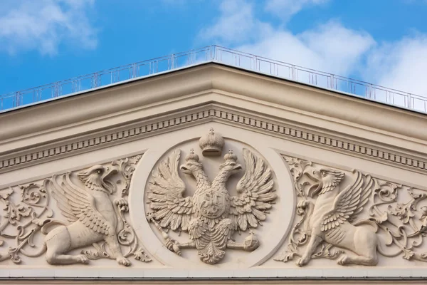 MOSCOU, RUSSIE - 1er octobre 2018. Théâtre Bolchoï, façade supérieure bas-reliefs — Photo