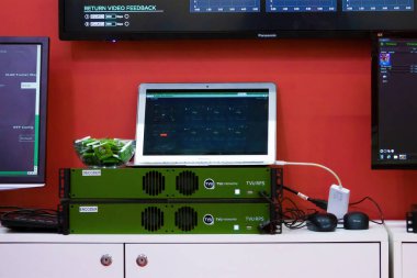 Moskova, Rusya - 30 Ocak 2019: CSTB TELECOM MEDIA 2019 Sergisi. TV ağ ekipmanları