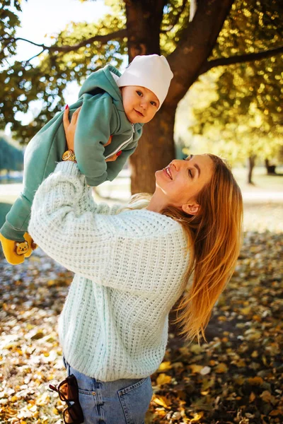 Young Mother Her Baby Boy Enjoying Autumn Day Park — Stock Photo, Image
