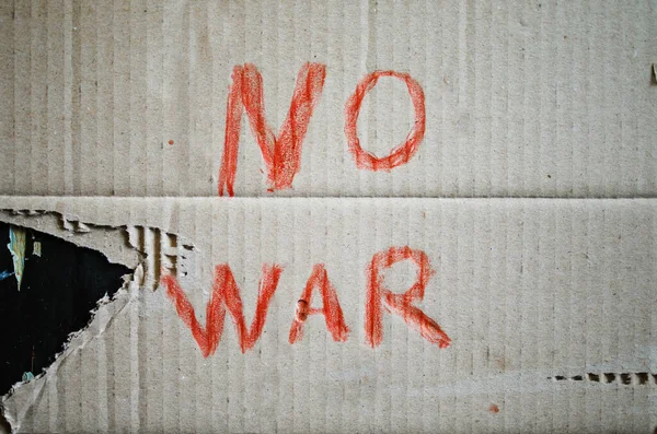 Hay Bandera Guerra Hoja Papel Artesanal Con Inscripción Color Rojo — Foto de Stock