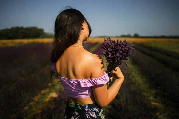 Gadis Asia Yang Cantik Padang Lavender — Stok Foto