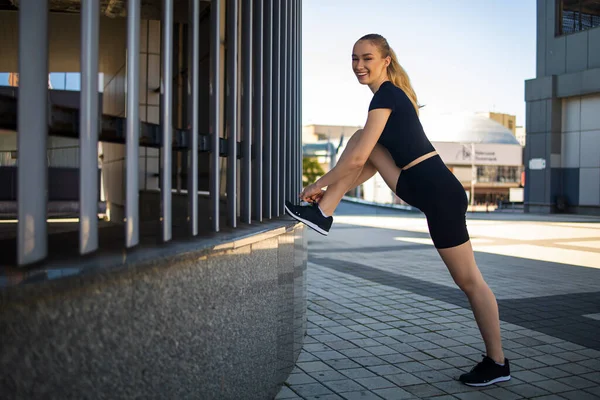 Fitness Runner Lichaam Close Vrouw Doet Warming Voor Het Joggen — Stockfoto