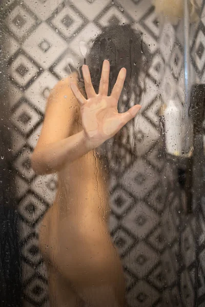 Жінка Страждає Домашнім Насильством Зґвалтуванням Закривається Ванній — стокове фото