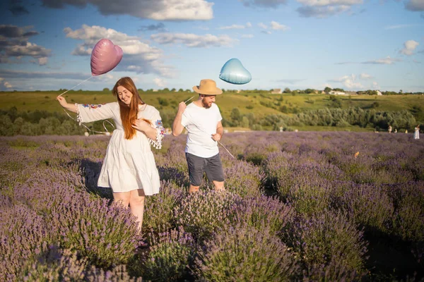 Happy Couple Holding Surprise Balloon Gender Reveal Party Lavender Field — 图库照片