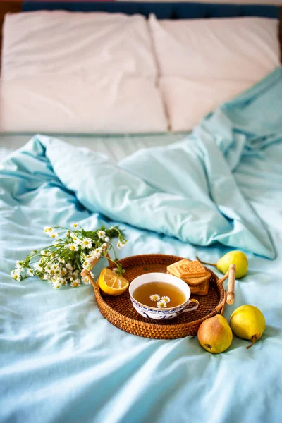 Cup Hot Tea Chamomile Tray Bed Blue Sheets Breakfast Bed — Stockfoto
