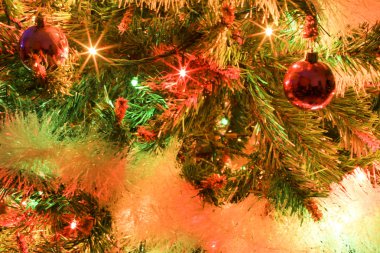 bir ağaç dalı Noel süslemeleri