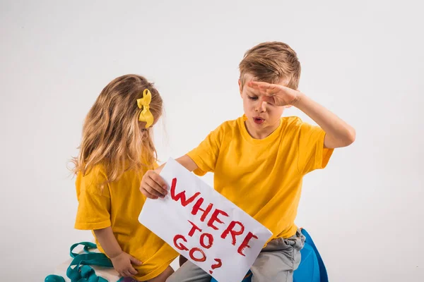 Niños Lindo Alegre Hermano Hermana Chico Chica — Foto de Stock