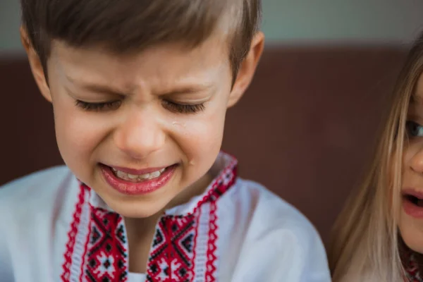 Młody Blondyn Ukraiński Dziecko Havy Płacz Nie Wojna Poszukiwany Dziecko — Zdjęcie stockowe