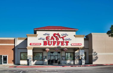 Houston, Teksas ABD 11-12-2021: Doğu Büfesi Houston TX 'in ana girişi. Çin yemeği ve Moğol lokantası..