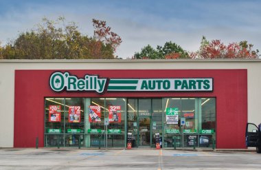 Houston, Teksas ABD 12-03-2021: O 'Reilly Auto Parts mağaza önü Houston, TX. Yerel perakende zinciri satış sonrası otomotiv malzemeleri.