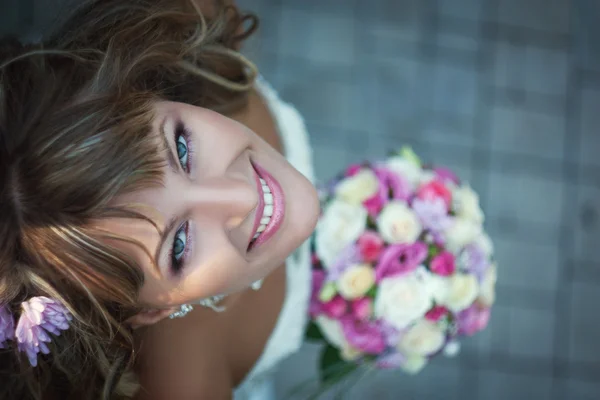 Closeup portrait of beautiful bride - soft focus — Stock Photo, Image