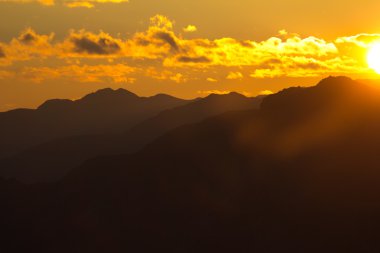 bulutlar dağ sunrise
