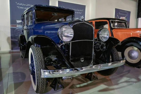 2021年7月31日 阿拉伯联合酋长国沙迦 蓝色1932年普利茅斯水晶经典美国汽车 — 图库照片