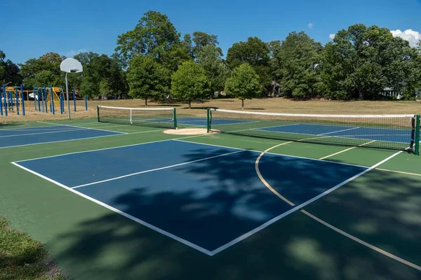 Empty Pickleball Court Blue Green Recreational Sport Outdoor Park — Zdjęcie stockowe