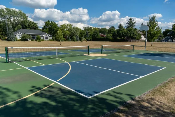 Empty Pickleball Court Blue Green Recreational Sport Outdoor Park — Stok fotoğraf