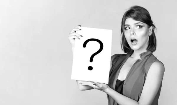 Question mark, symbol. Concept challenging issue, looking for the answer. Woman with doubtful expression and question marks. Thinking woman. Girl question. Getting answers, thinking. Copy space — Stock Photo, Image