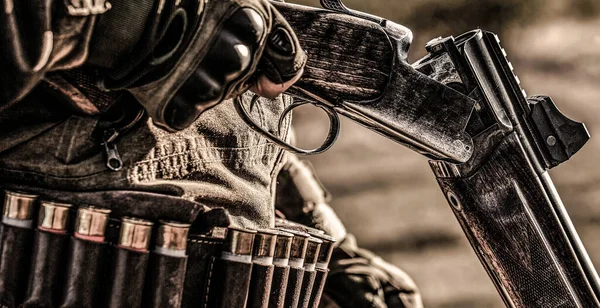 Людина Полюванні Мисливець Рюкзаком Мисливський Пістолет — стокове фото