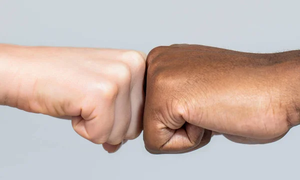 Black African American Race Male Woman Hands Giving Fist Bump — Zdjęcie stockowe
