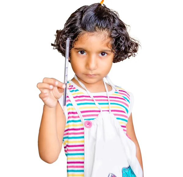 Petite indienne asiatique fille tenant crayon — Photo