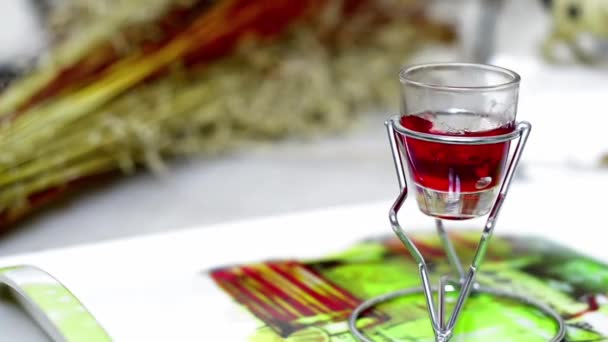 Zimny napój wino szkło tło — Wideo stockowe