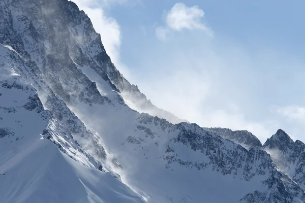 アルプスの雪に覆われた山々. — ストック写真