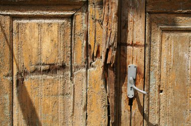 Eski ahşap kapı kolu