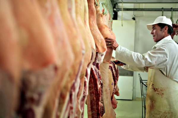 Butcher at work — Stock Photo, Image