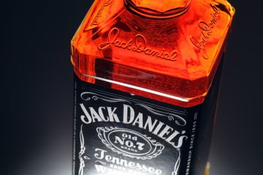 Jack Daniel'ın viski şişesi detay