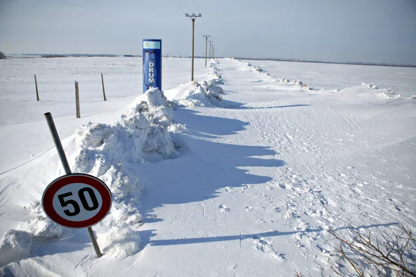 Schneeglätte blockierte Straße — Stockfoto