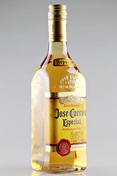Jose cuervo garrafa de tequila — Fotografia de Stock