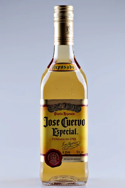 Botella de tequila José Cuervo —  Fotos de Stock