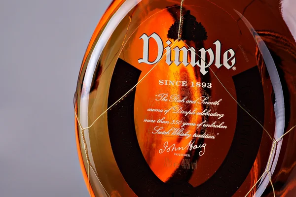Botella de whisky escocés Dimple —  Fotos de Stock