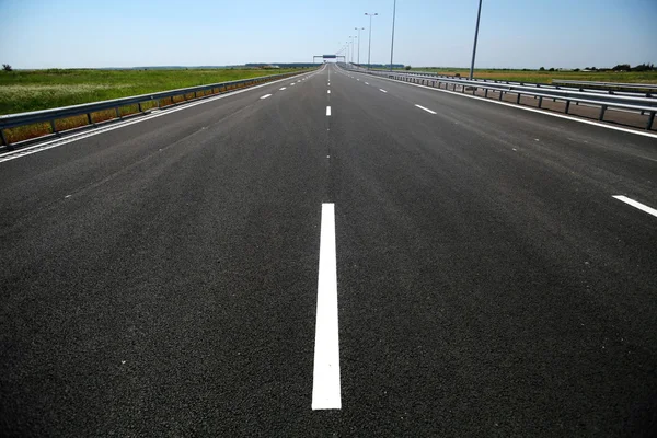 Nieuw gebouwde snelweg — Stockfoto
